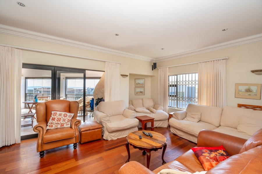 7 Bedroom Property for Sale in Myburgh Park Western Cape